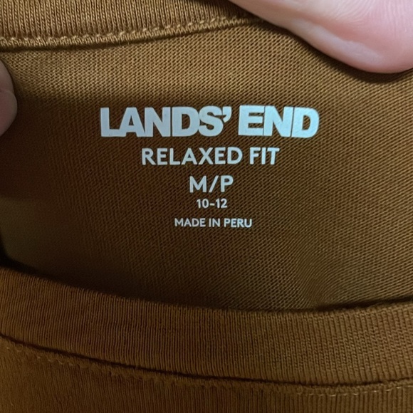 Lands’ End Size Med Petite Brown Crewneck Long Sleeve Soft Relaxed Fit T-Shirt - Picture 3 of 6